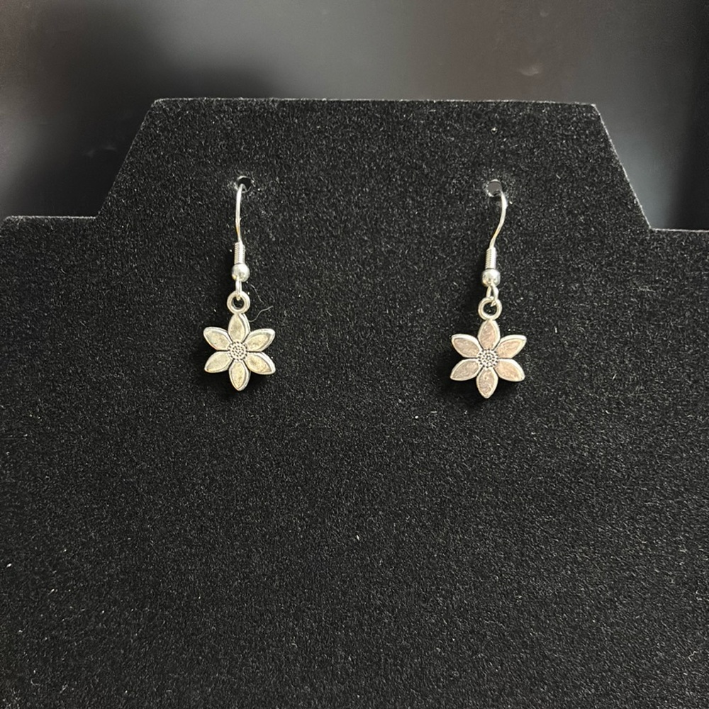 Vintage Silver Flower Earrings